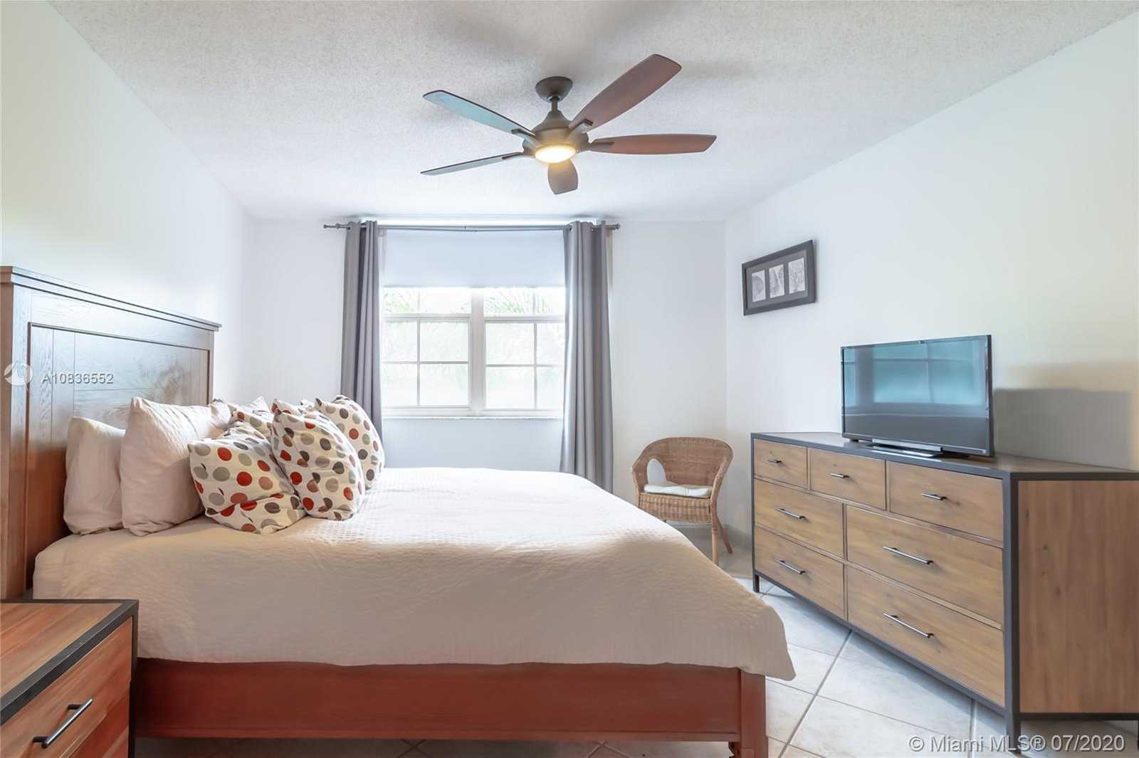 Small Image of 19999 EAST COUNTRY CLUB DR #1403, Aventura Number 3