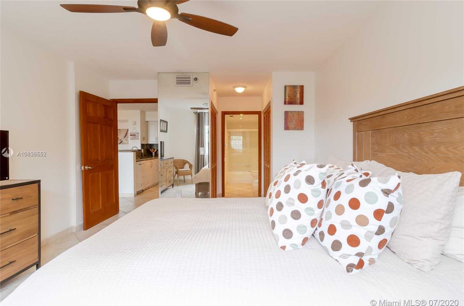 Small Image of 19999 EAST COUNTRY CLUB DR #1403, Aventura Number 4