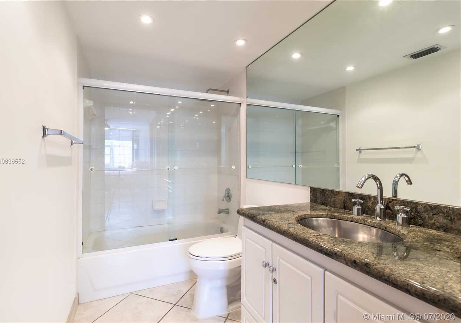 Small Image of 19999 EAST COUNTRY CLUB DR #1403, Aventura Number 6