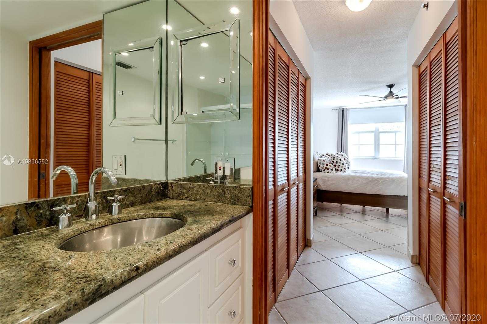 Small Image of 19999 EAST COUNTRY CLUB DR #1403, Aventura Number 7