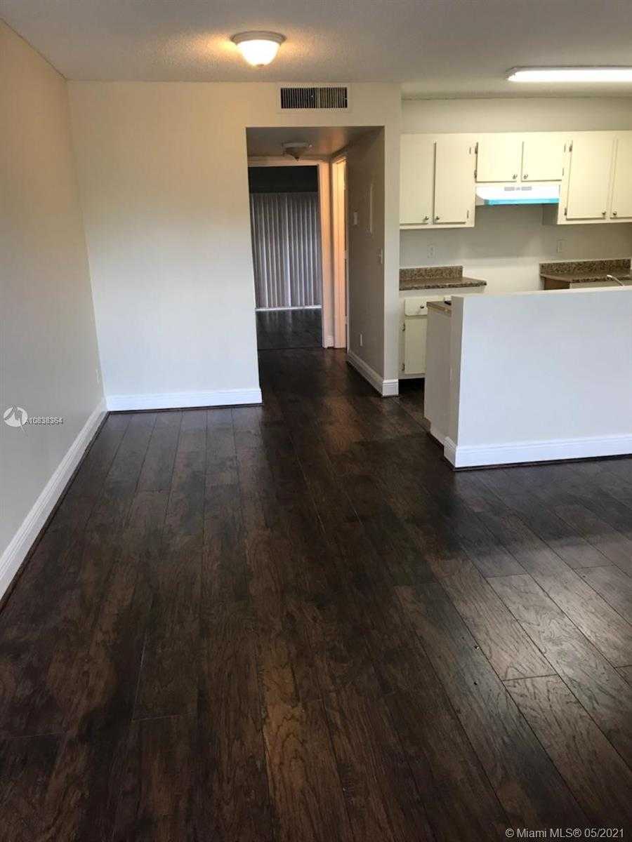 Small Image of 1534 WEST MEADOWS CIR W #1534, Boynton Beach Number 4