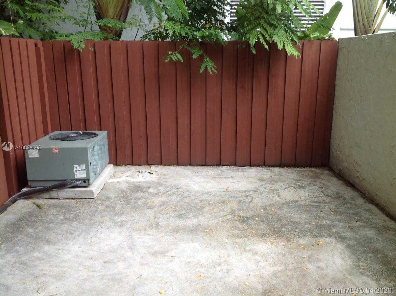 Small Object Image