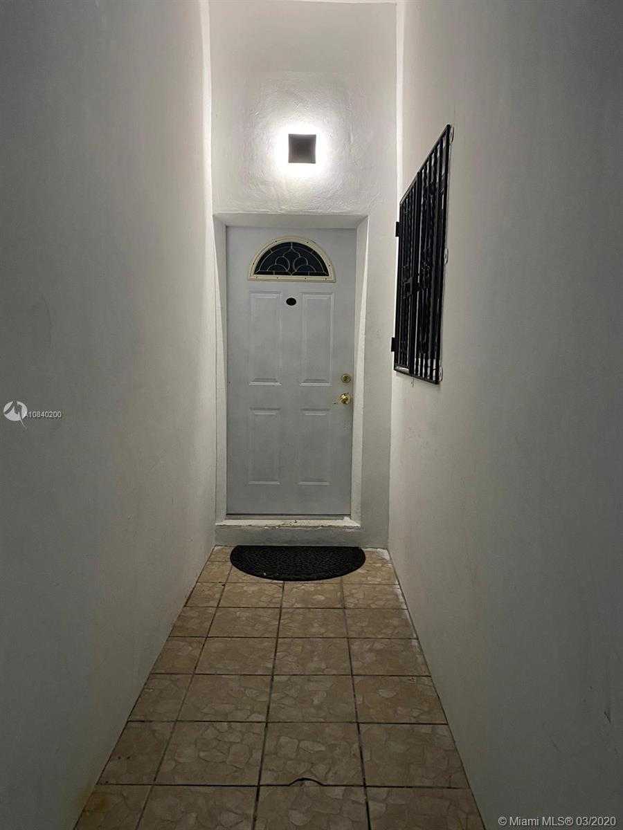 Small Object Image