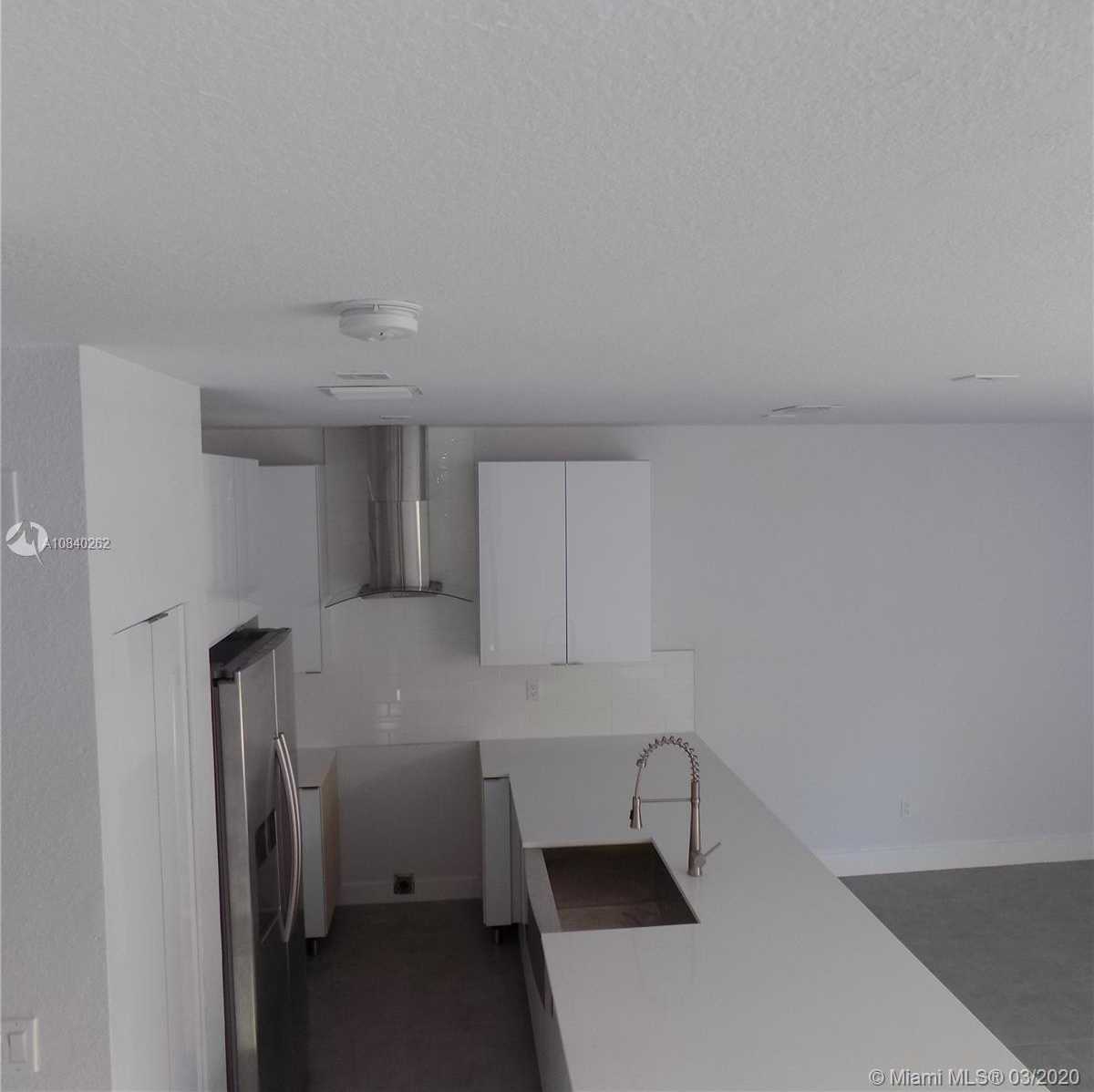 Small Object Image