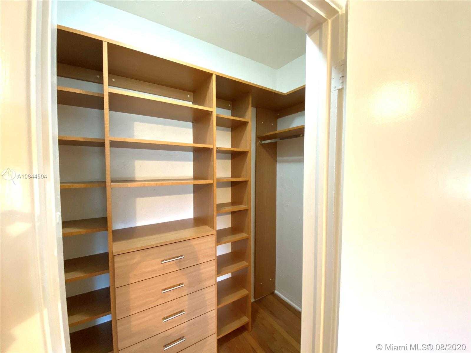 Small Image of 30 PARK DR #16, Bal Harbour Number 10
