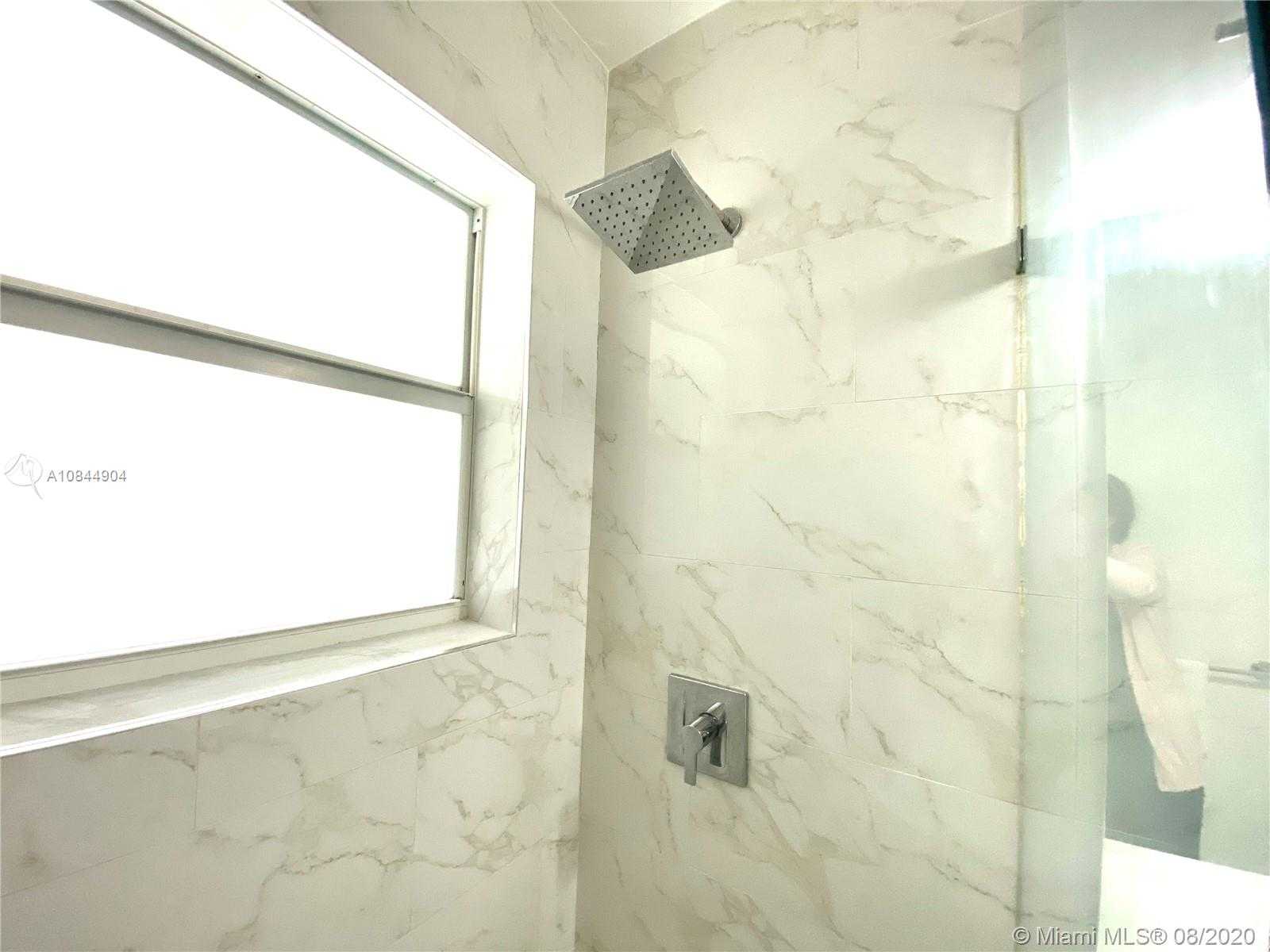 Small Image of 30 PARK DR #16, Bal Harbour Number 14