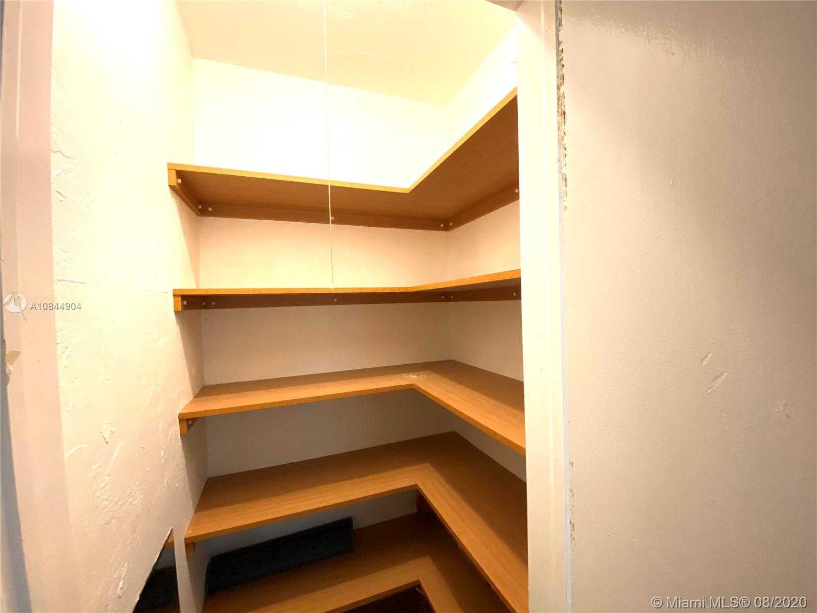 Small Image of 30 PARK DR #16, Bal Harbour Number 17