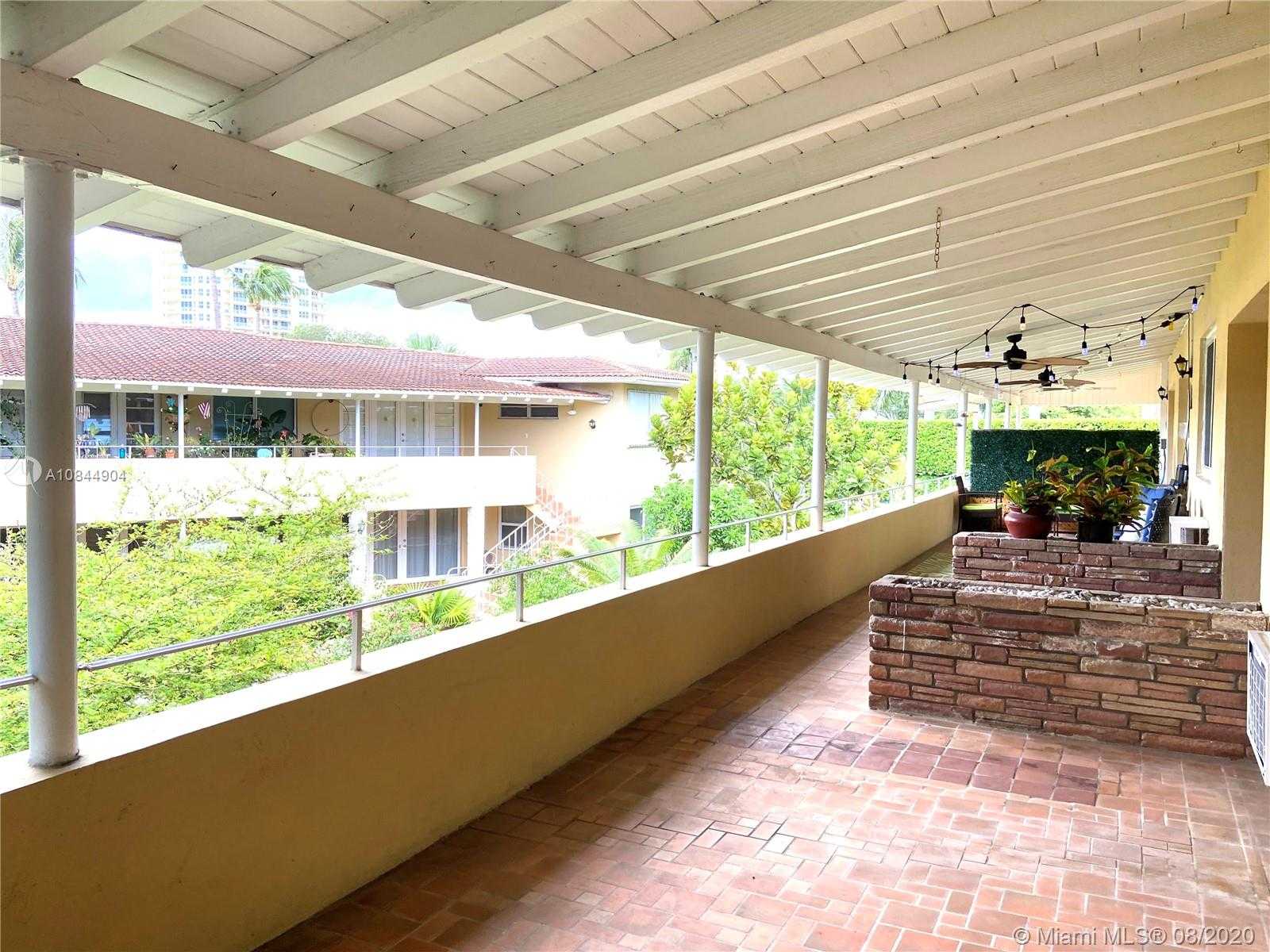 Small Image of 30 PARK DR #16, Bal Harbour Number 2