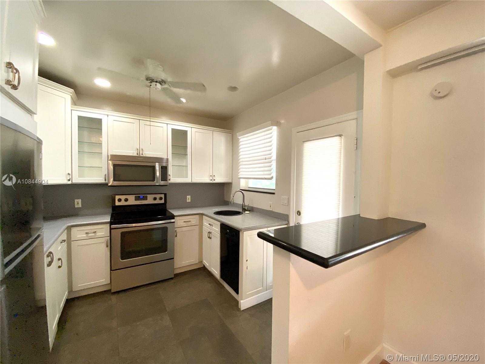 Small Image of 30 PARK DR #16, Bal Harbour Number 25