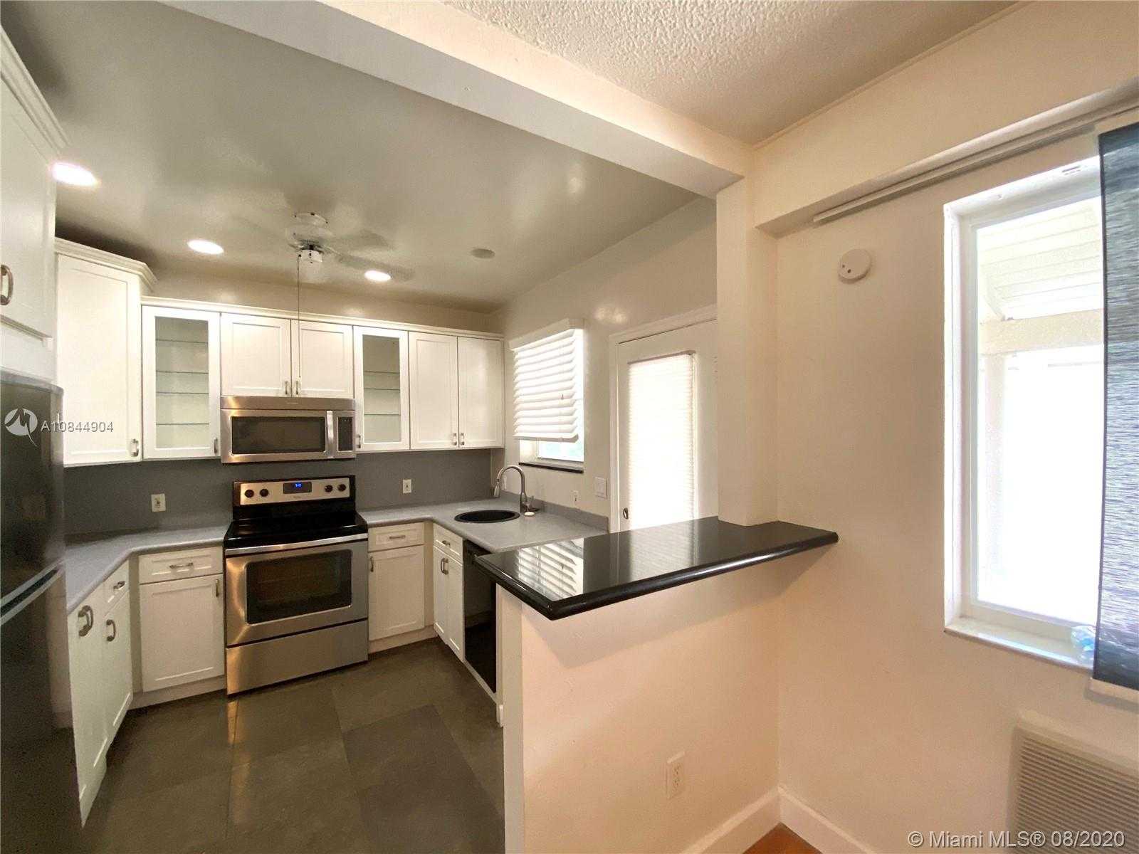 Small Image of 30 PARK DR #16, Bal Harbour Number 5