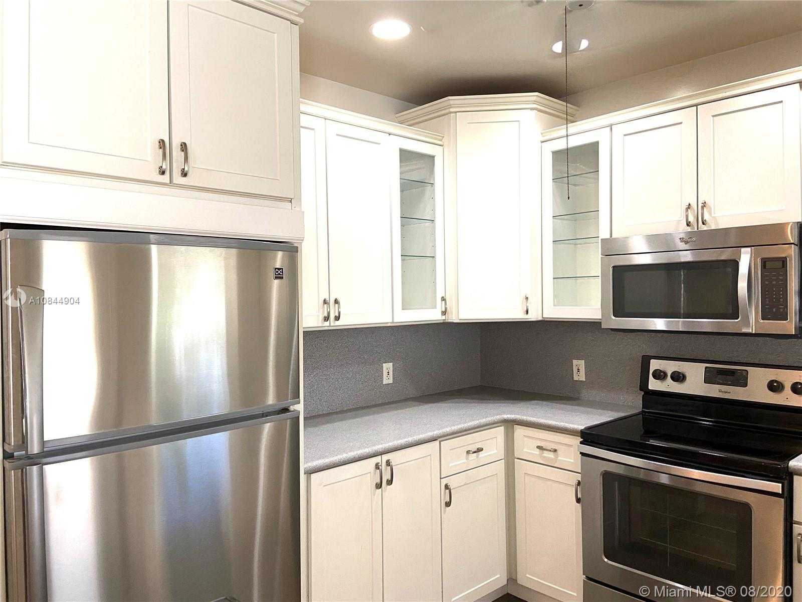 Small Image of 30 PARK DR #16, Bal Harbour Number 7