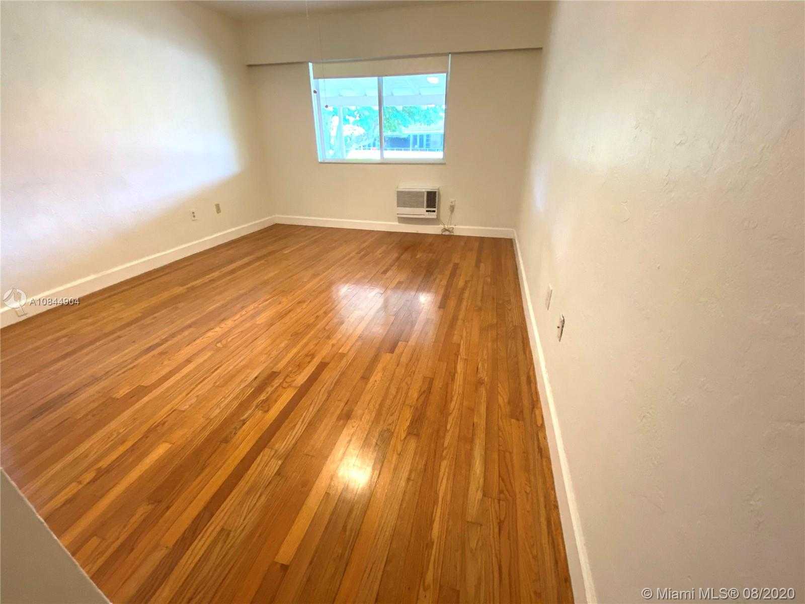 Small Image of 30 PARK DR #16, Bal Harbour Number 9
