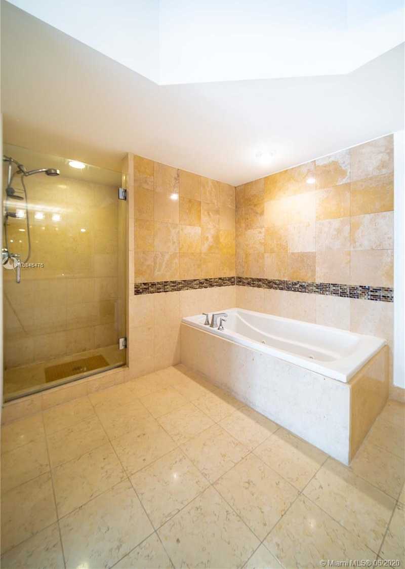 Small Image of 19900 EAST COUNTRY CLUB DR #205, Aventura Number 19