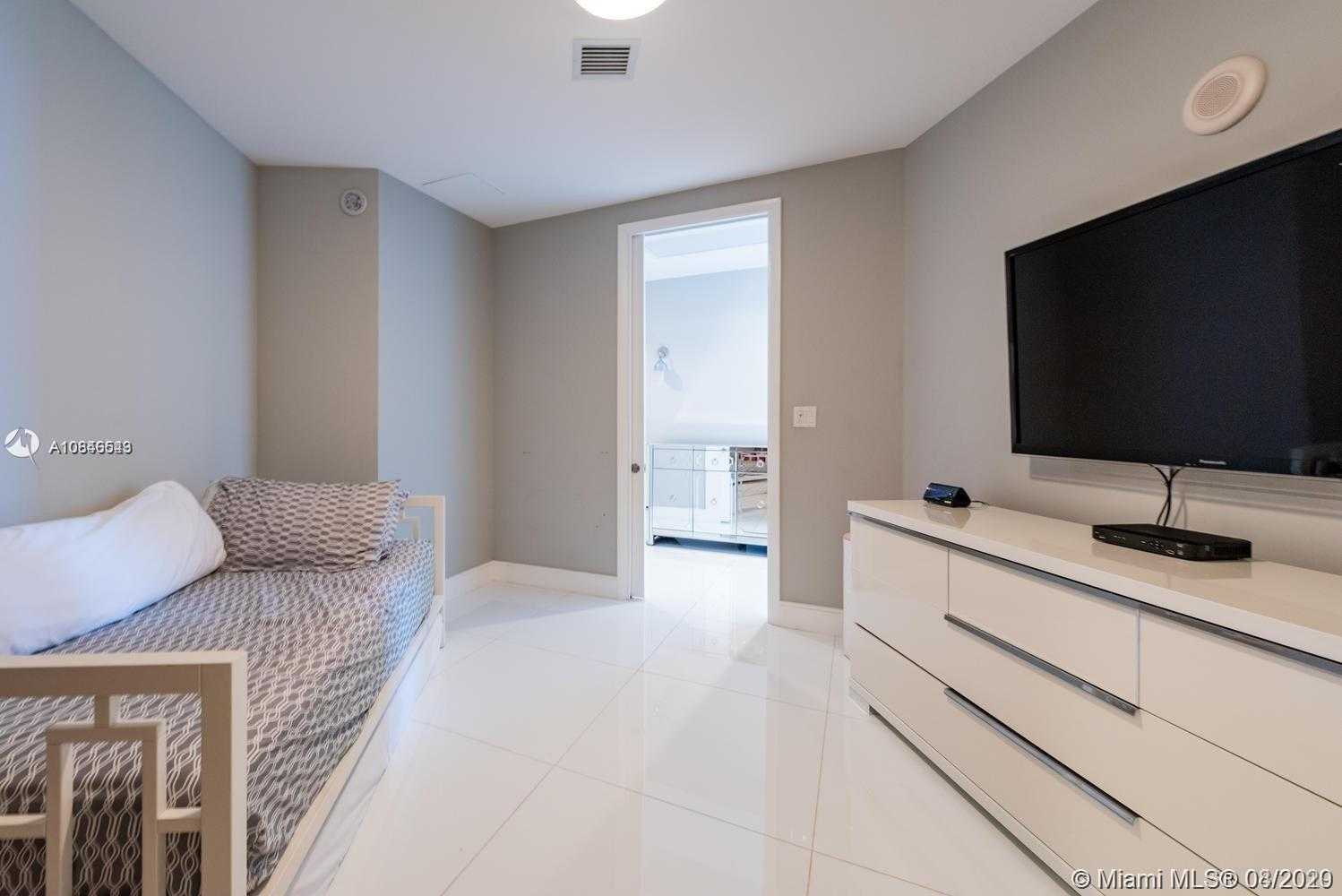 Small Image of 15901 COLLINS AVE #2403, Sunny Isles Beach Number 8