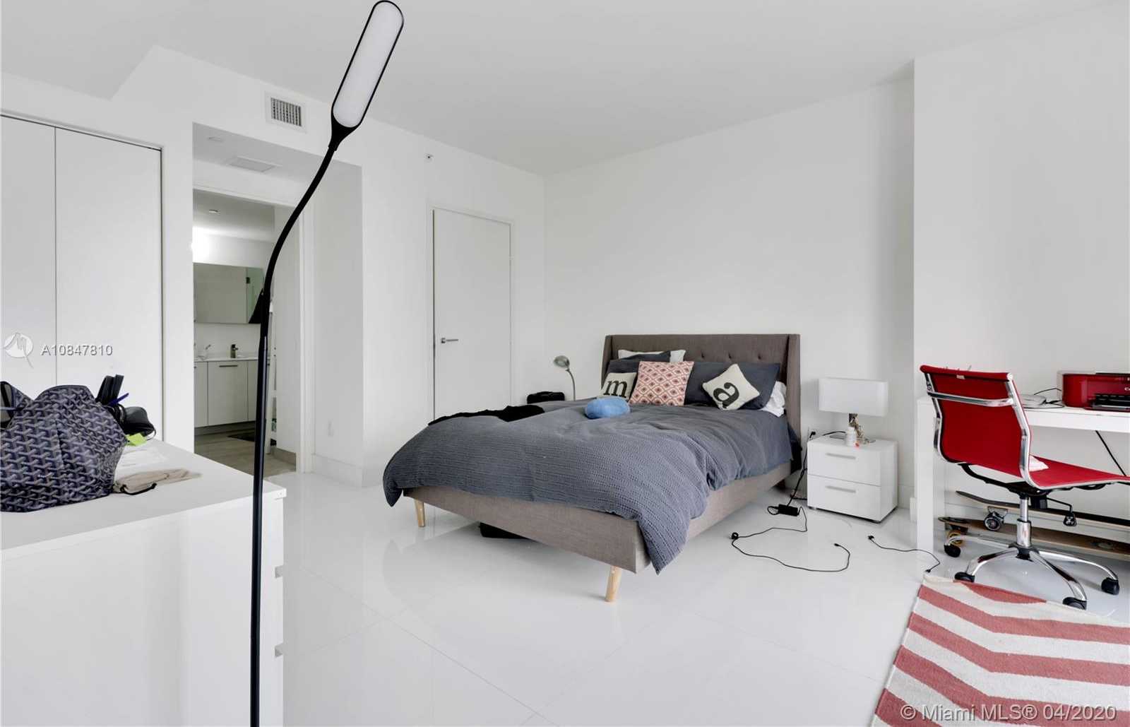 Small Image of 1300 BRICKELL BAY DR #1605, Miami Number 12
