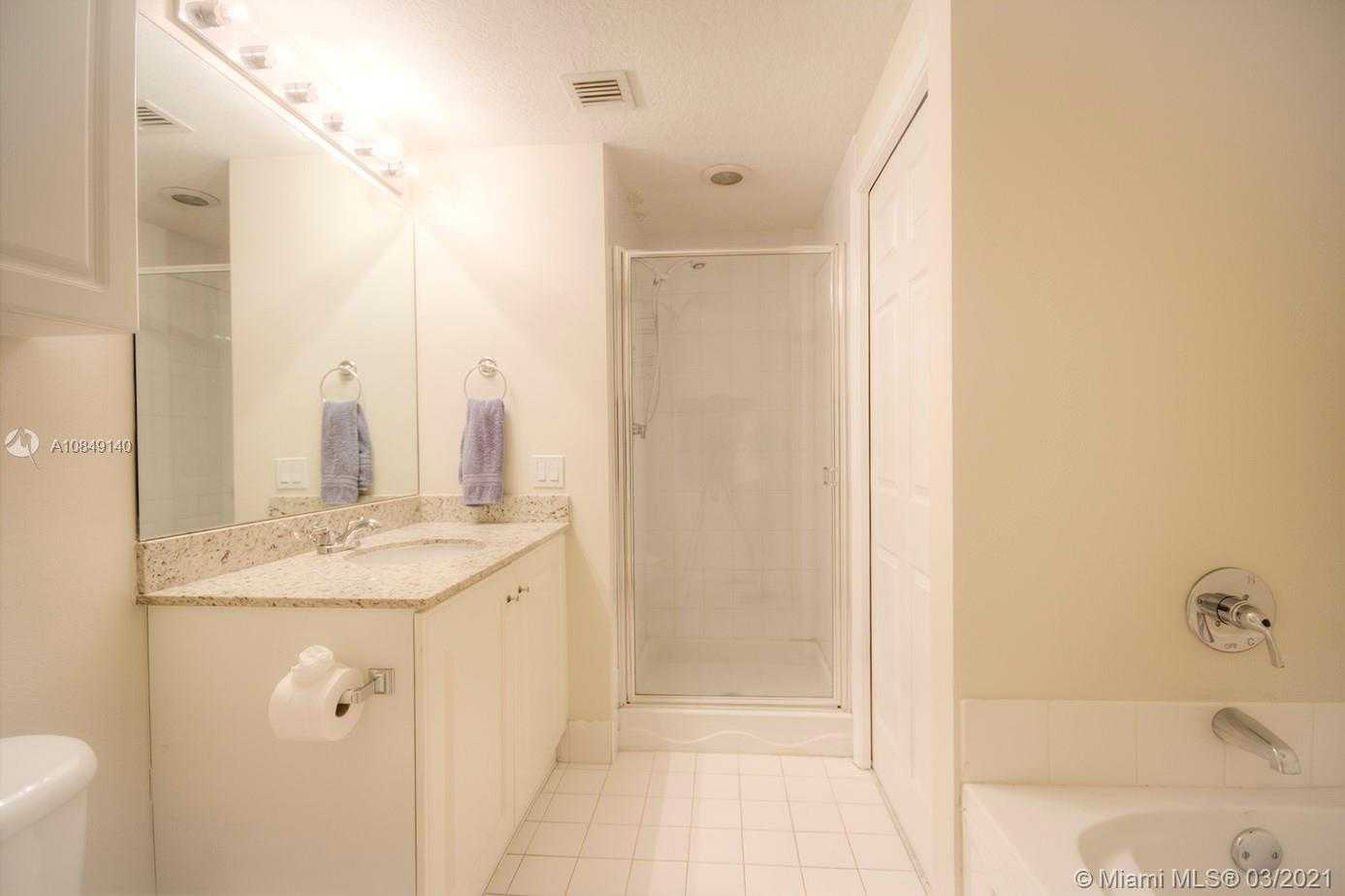 Small Image of 18100 NORTH BAY RD #1005, Sunny Isles Beach Number 11