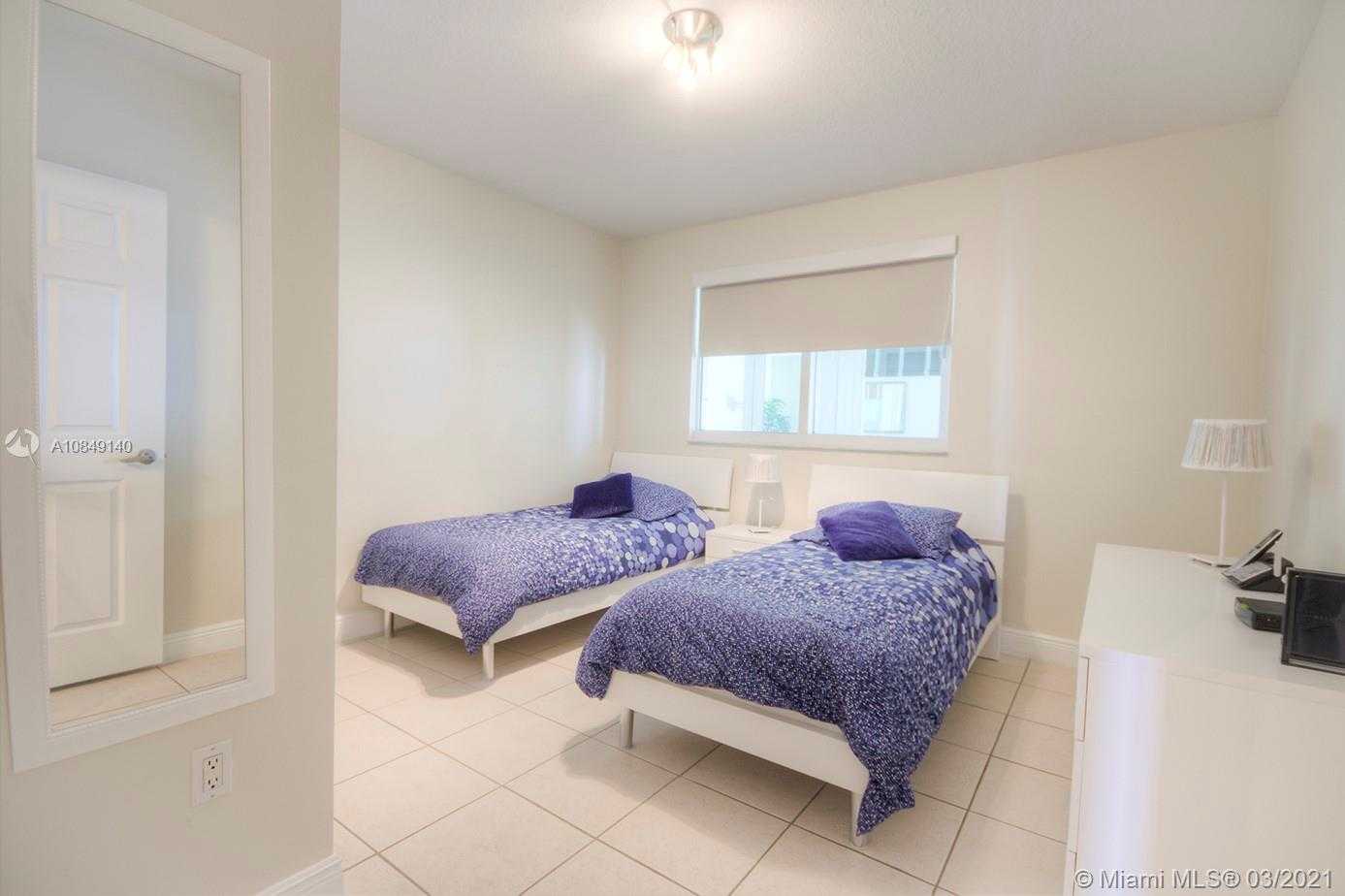 Small Image of 18100 NORTH BAY RD #1005, Sunny Isles Beach Number 14