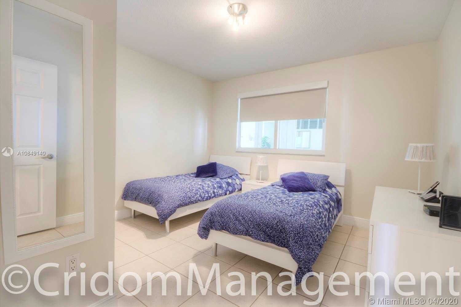 Small Image of 18100 NORTH BAY RD #1005, Sunny Isles Beach Number 21