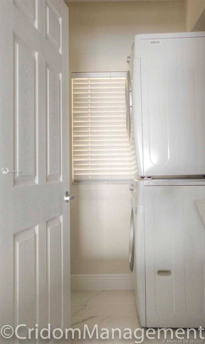 Small Image of 18100 NORTH BAY RD #1005, Sunny Isles Beach Number 24