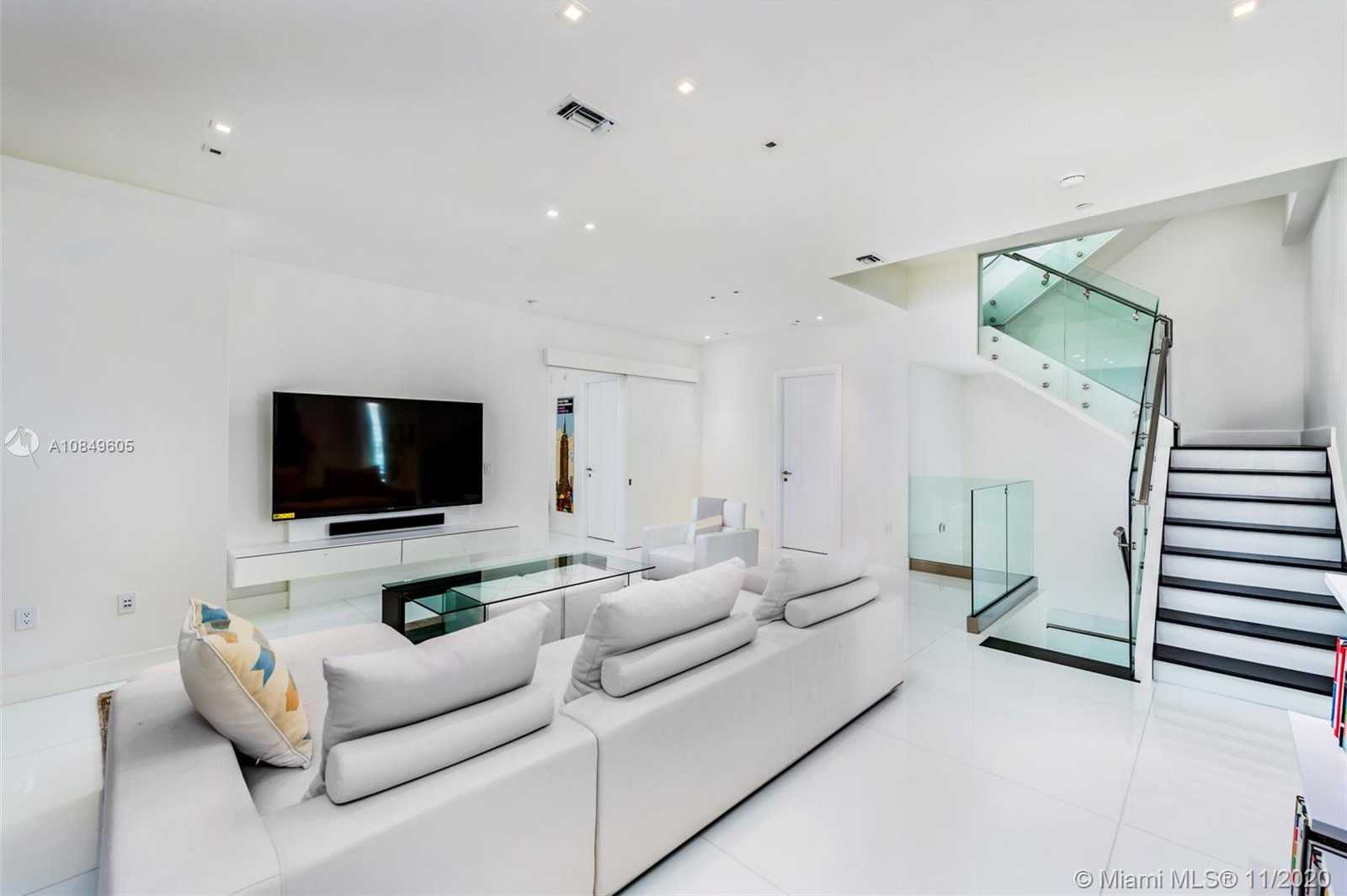Small Image of 900 BRICKELL KEY BLVD #3402, Miami Number 13