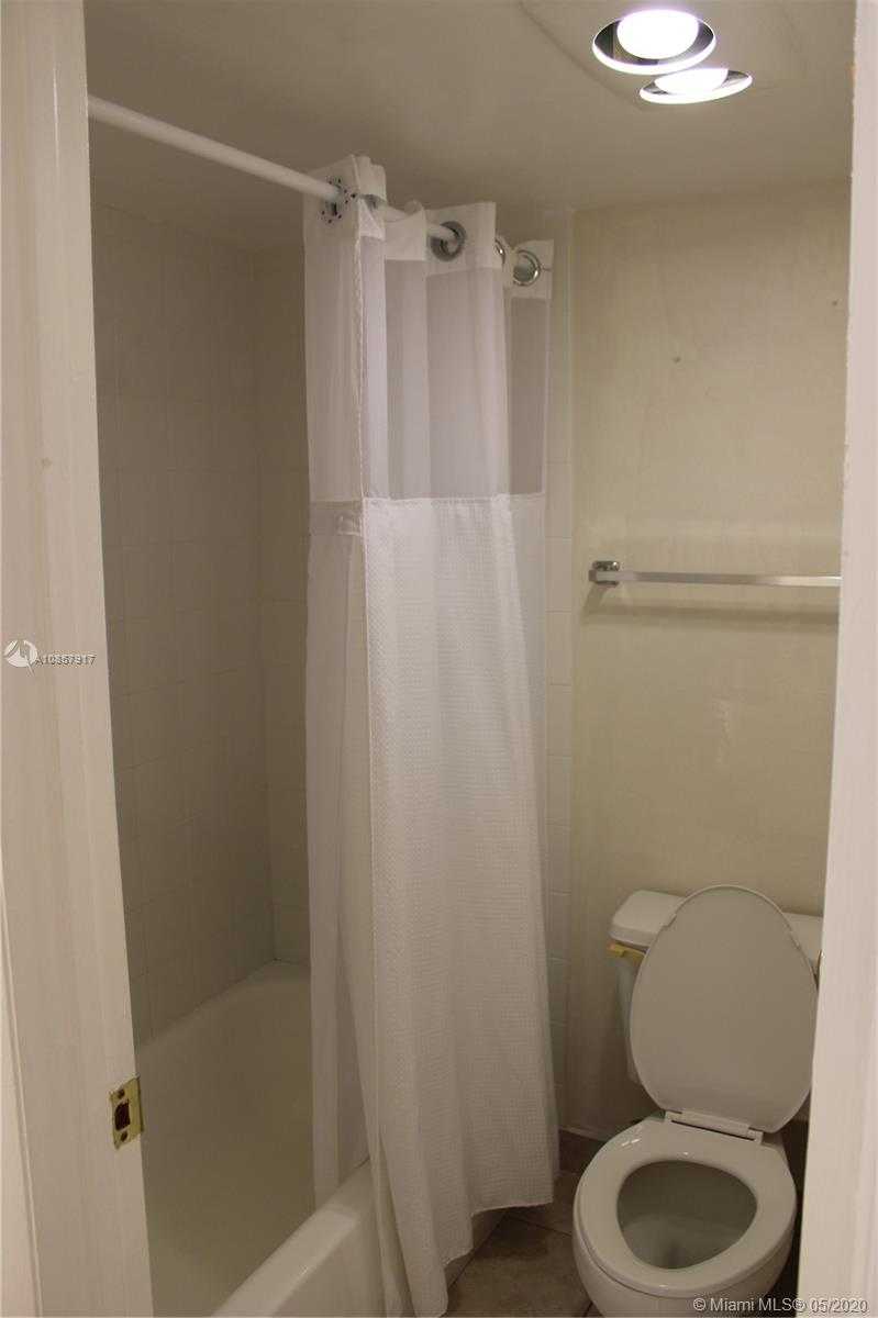 Small Image of 20500 WEST COUNTRY CLUB DR #703, Aventura Number 14