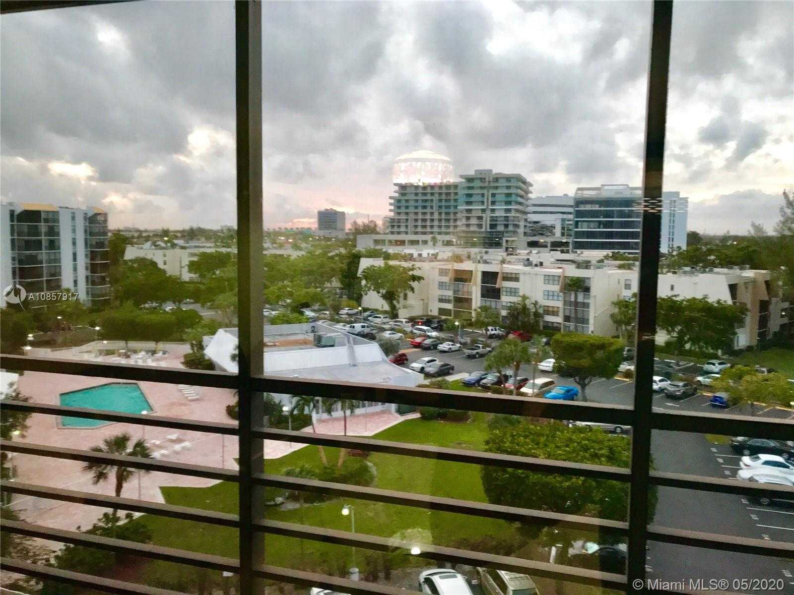 Small Image of 20500 WEST COUNTRY CLUB DR #703, Aventura Number 16