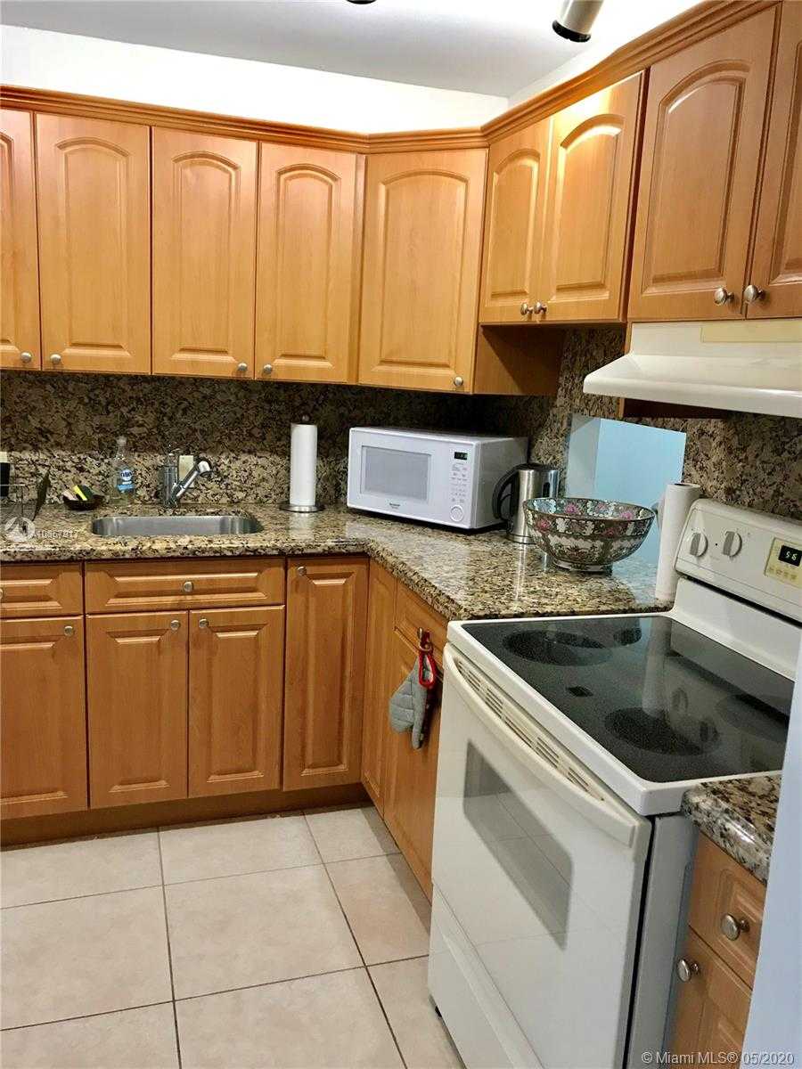 Small Image of 20500 WEST COUNTRY CLUB DR #703, Aventura Number 5
