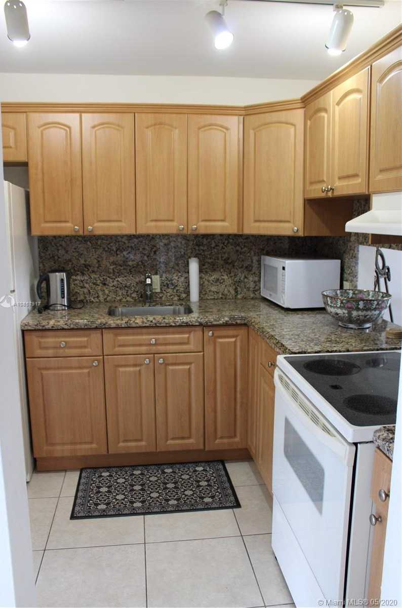 Small Image of 20500 WEST COUNTRY CLUB DR #703, Aventura Number 6