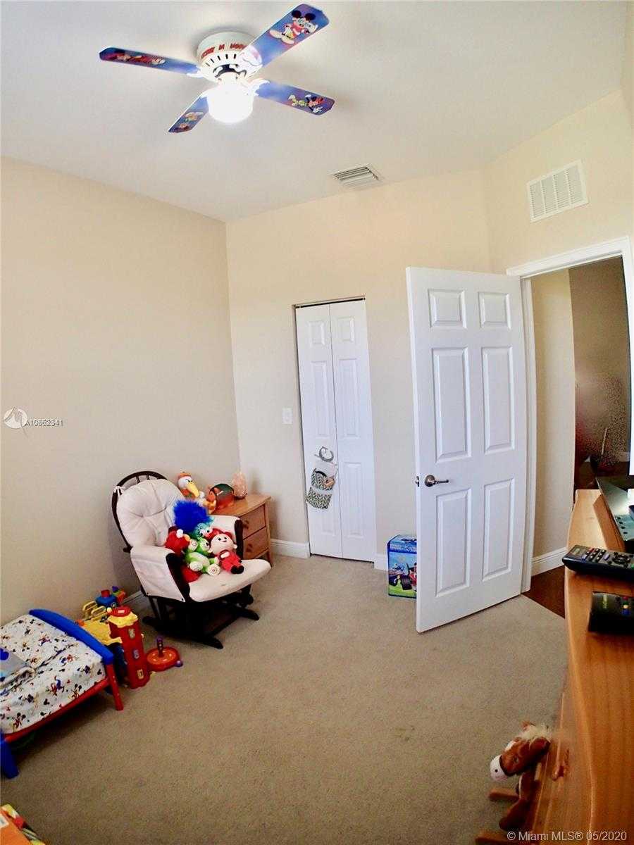 Small Object Image