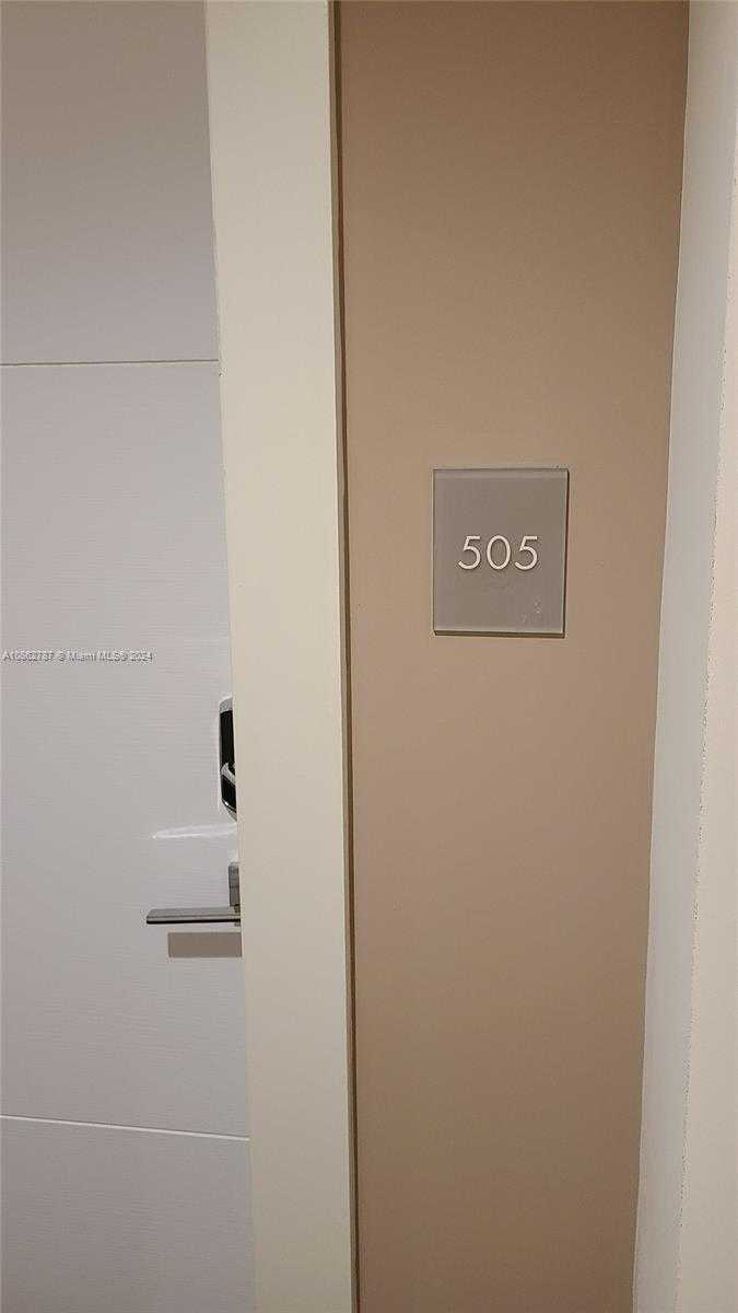 Small Object Image