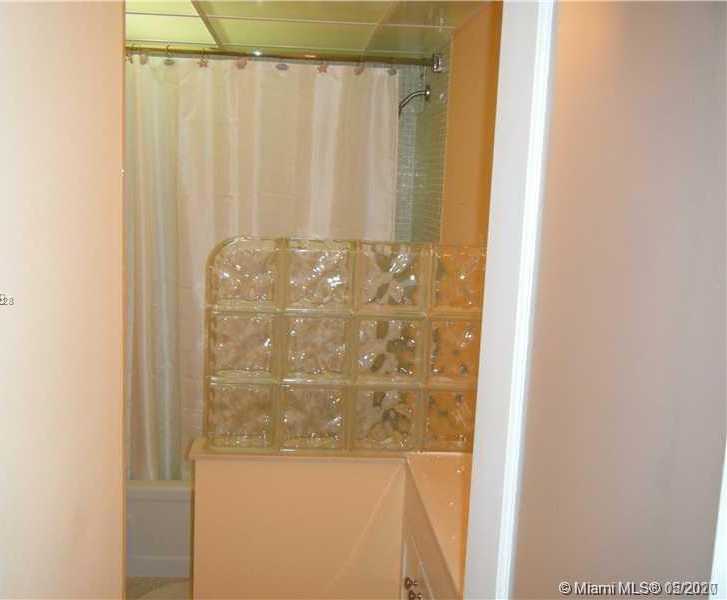 Small Image of 111 BRINY AV #905, Pompano Beach Number 8