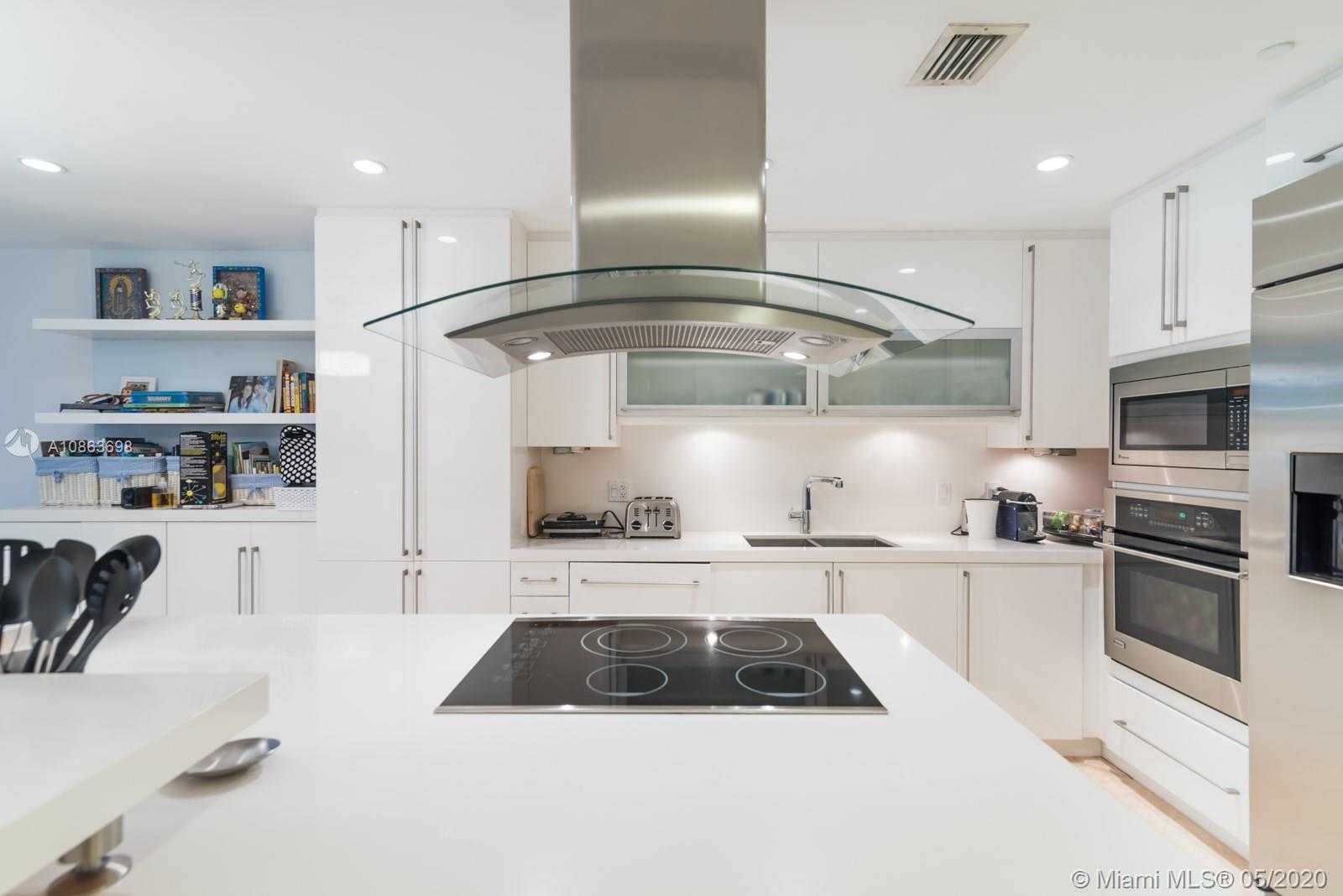 Small Image of 765 CRANDON BLVD #109, Key Biscayne Number 5