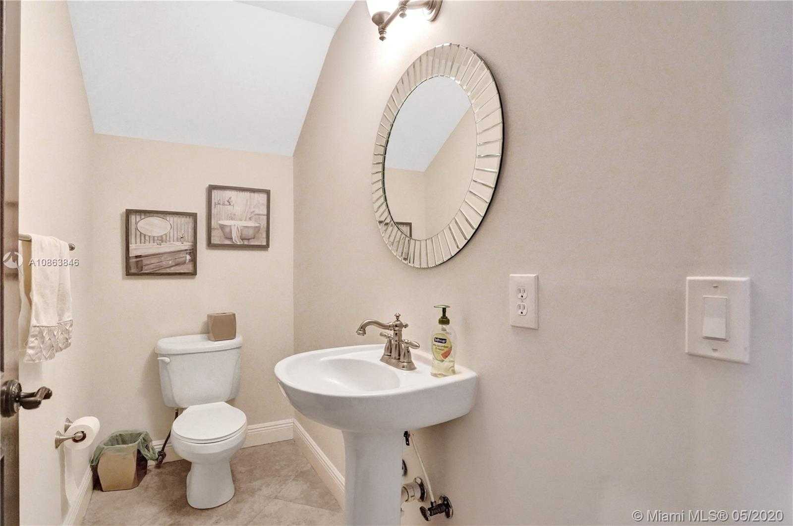 Small Image of 11104 SOUTH WEST 79TH PATH, Miami Number 16