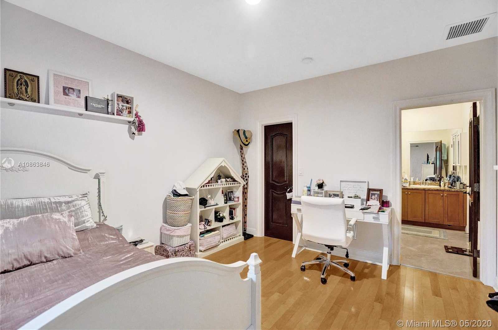 Small Image of 11104 SOUTH WEST 79TH PATH, Miami Number 23