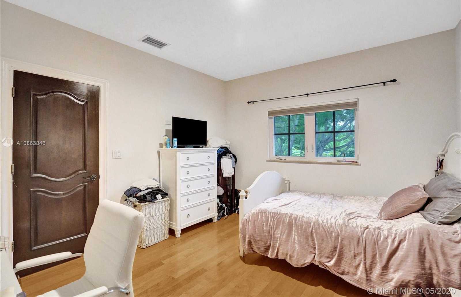 Small Image of 11104 SOUTH WEST 79TH PATH, Miami Number 24