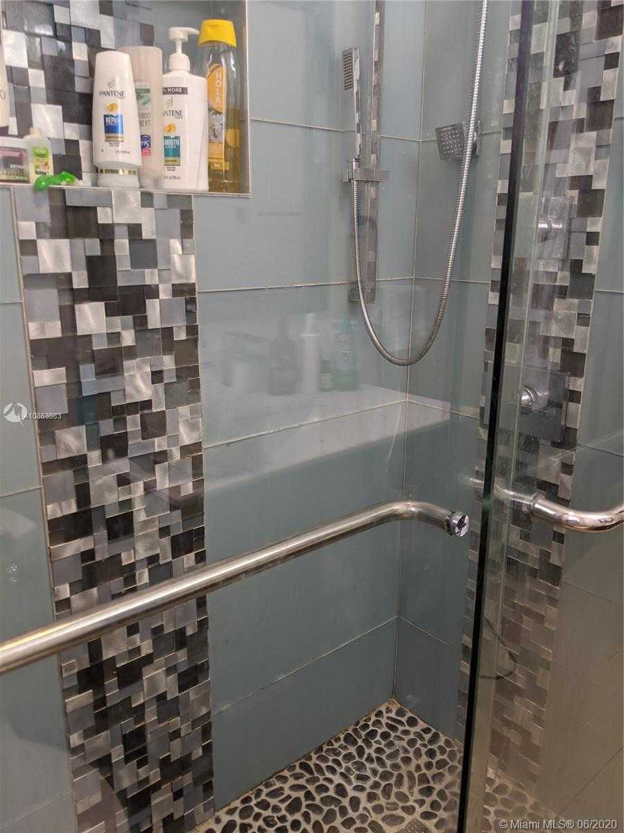 Small Image of 8335 CRESPI BLVD #4, Miami Beach Number 4