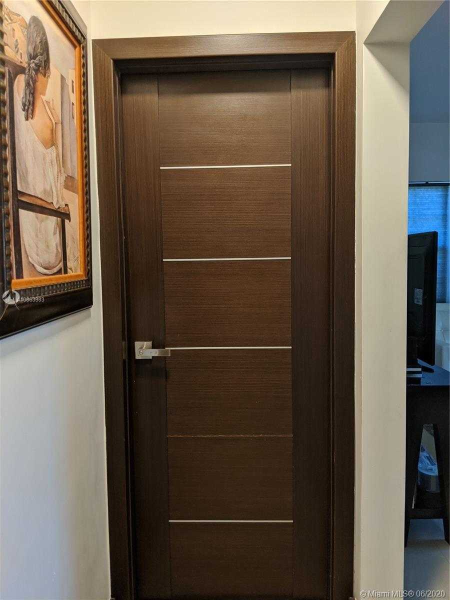 Small Image of 8335 CRESPI BLVD #4, Miami Beach Number 8