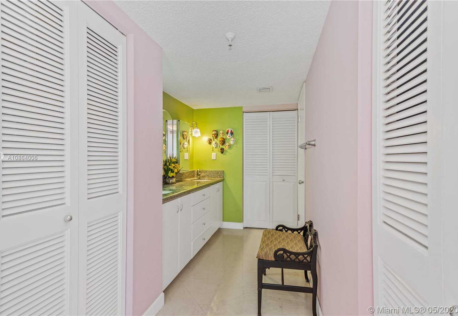 Small Image of 6061 Collins Ave, Miami Beach, FL 33140, USA Number 9
