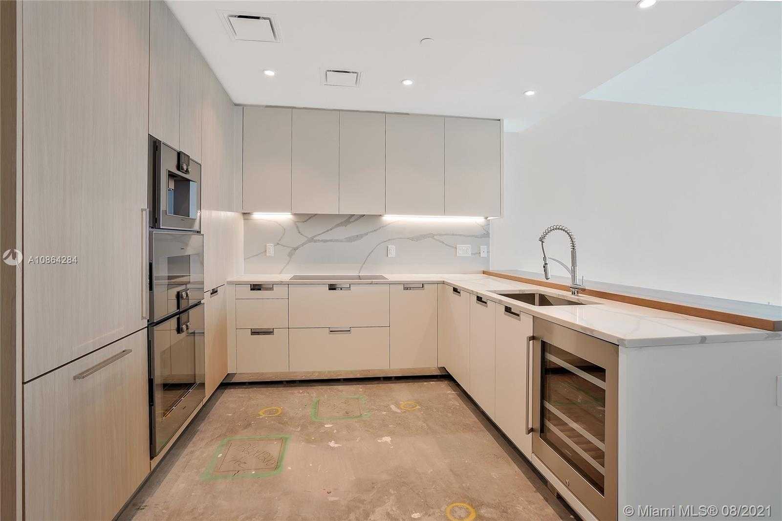 Small Image of 15701 COLLINS #2203, Sunny Isles Beach Number 4