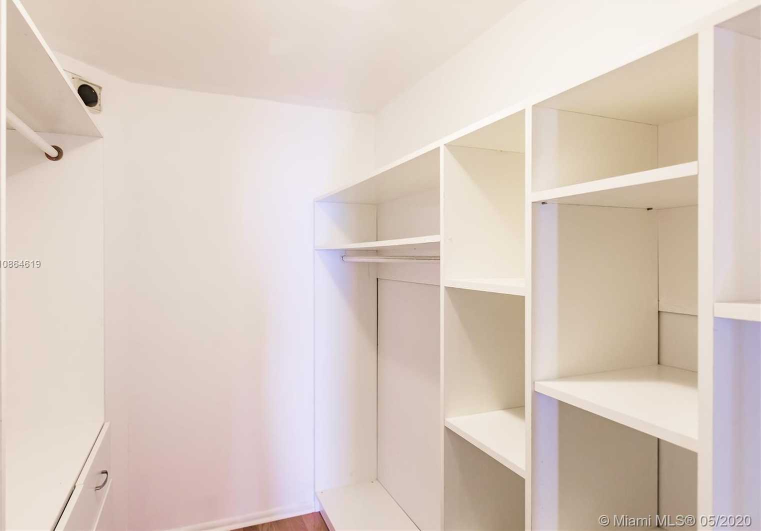 Small Image of 1820 SOUTH TREASURE DR #306A, North Bay Village Number 17