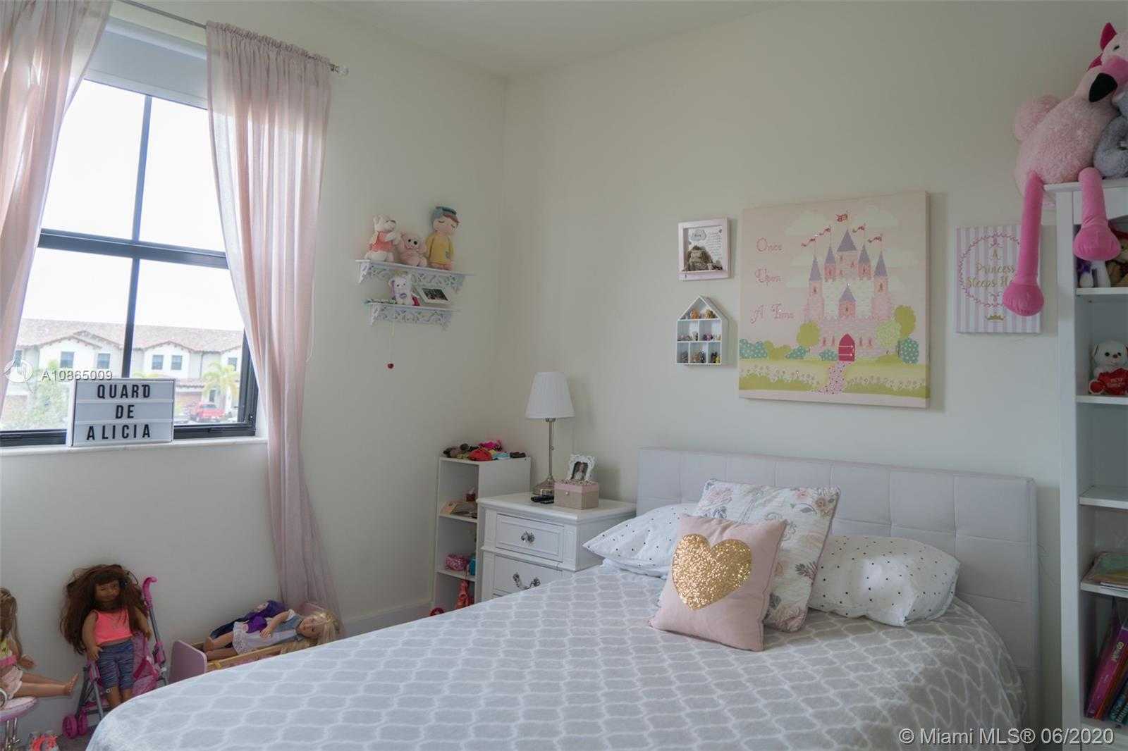 Small Image of 8839 NORTH WEST 103RD PL, Doral Number 17