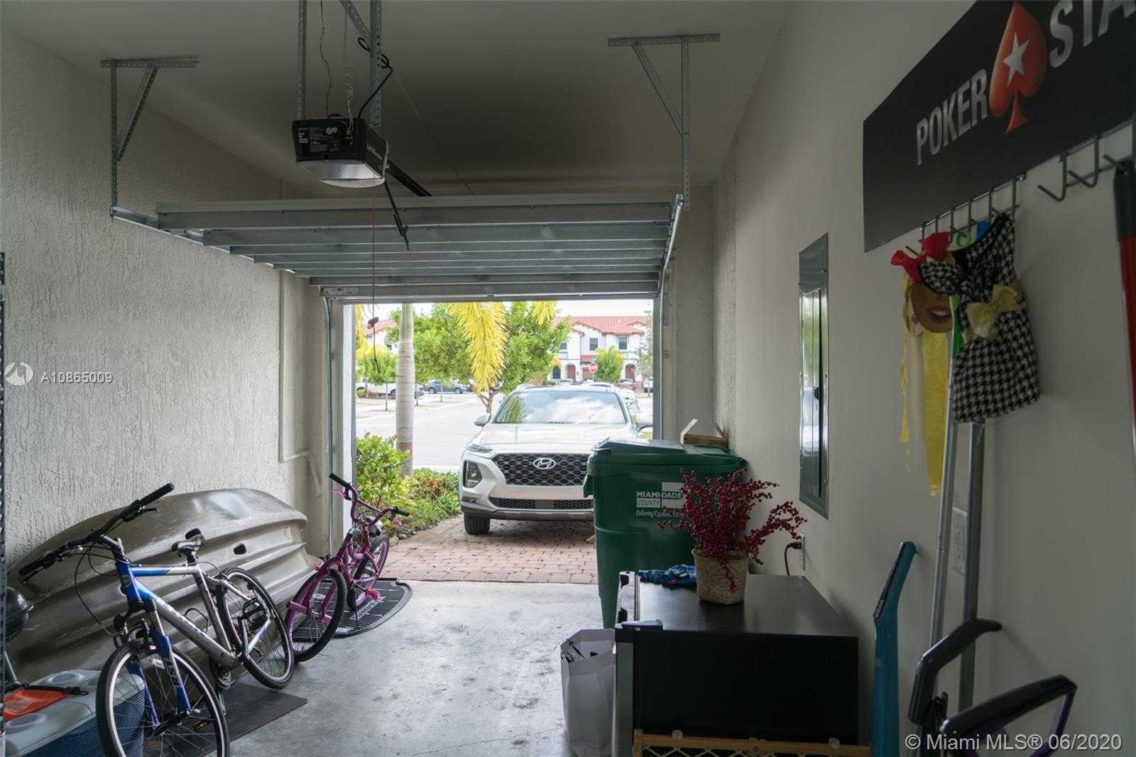 Small Image of 8839 NORTH WEST 103RD PL, Doral Number 23