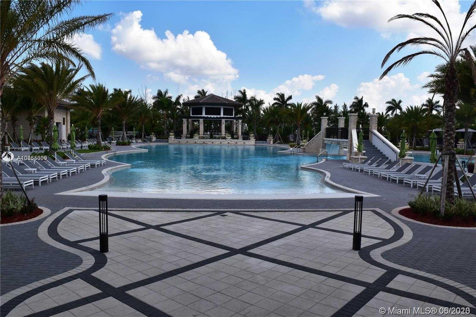 Small Image of 8839 NORTH WEST 103RD PL, Doral Number 25