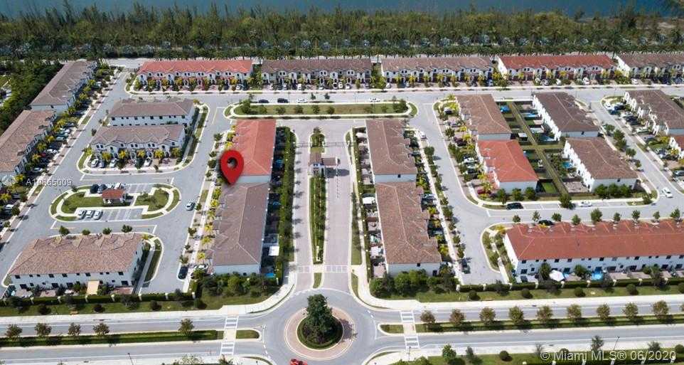 Small Image of 8839 NORTH WEST 103RD PL, Doral Number 27
