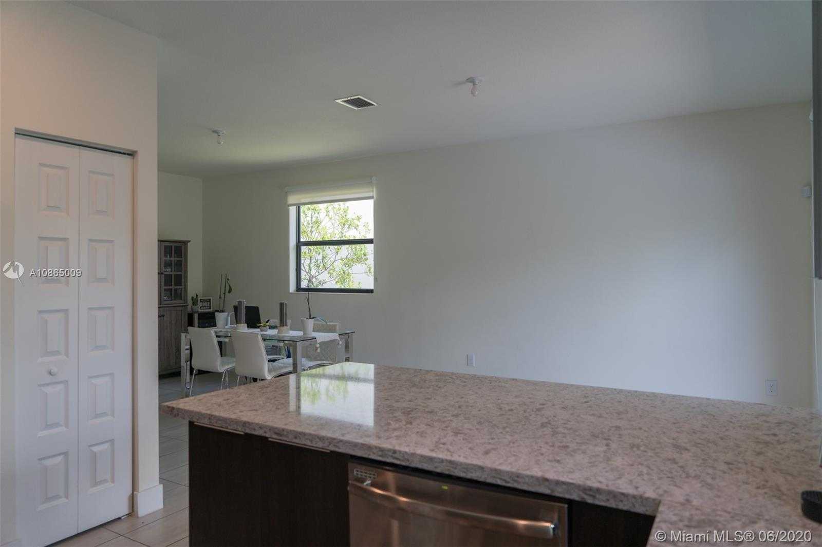 Small Image of 8839 NORTH WEST 103RD PL, Doral Number 9