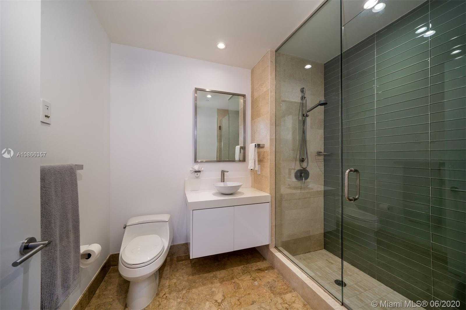 Small Image of 1425 BRICKELL AVE #PH69C, Miami Number 14