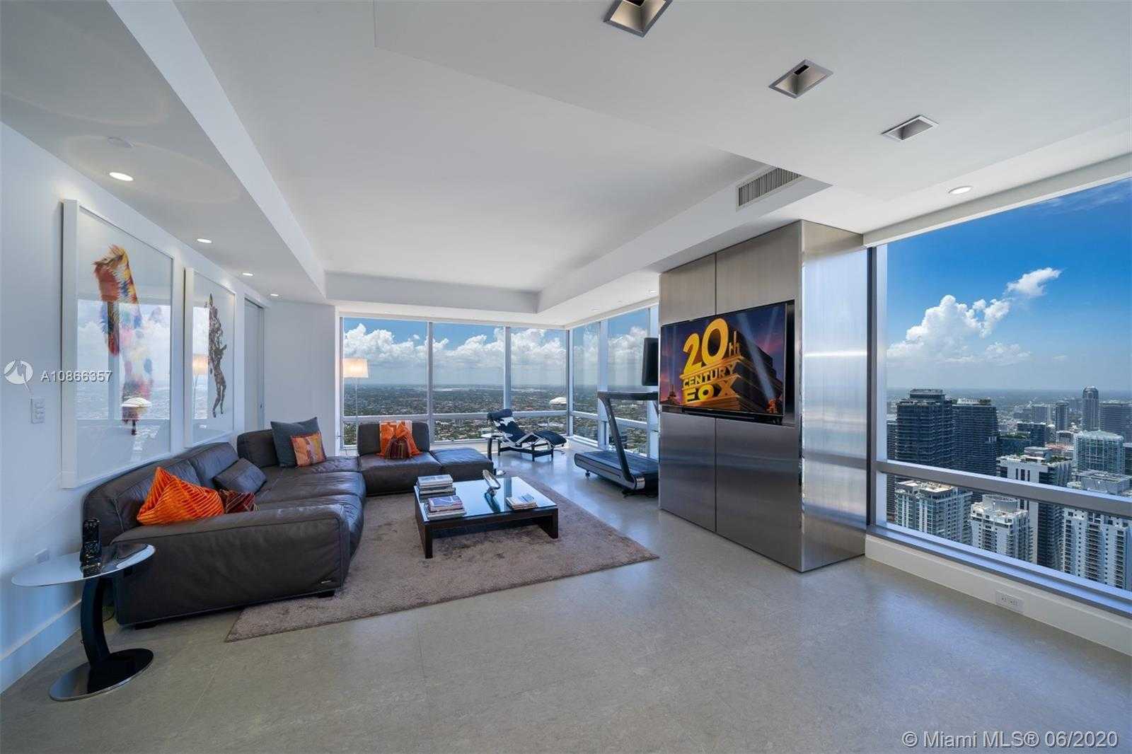 Small Image of 1425 BRICKELL AVE #PH69C, Miami Number 4