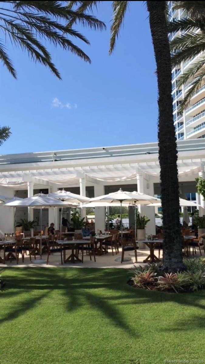 Small Image of 50 SOUTH POINTE DR #503, Miami Beach Number 11