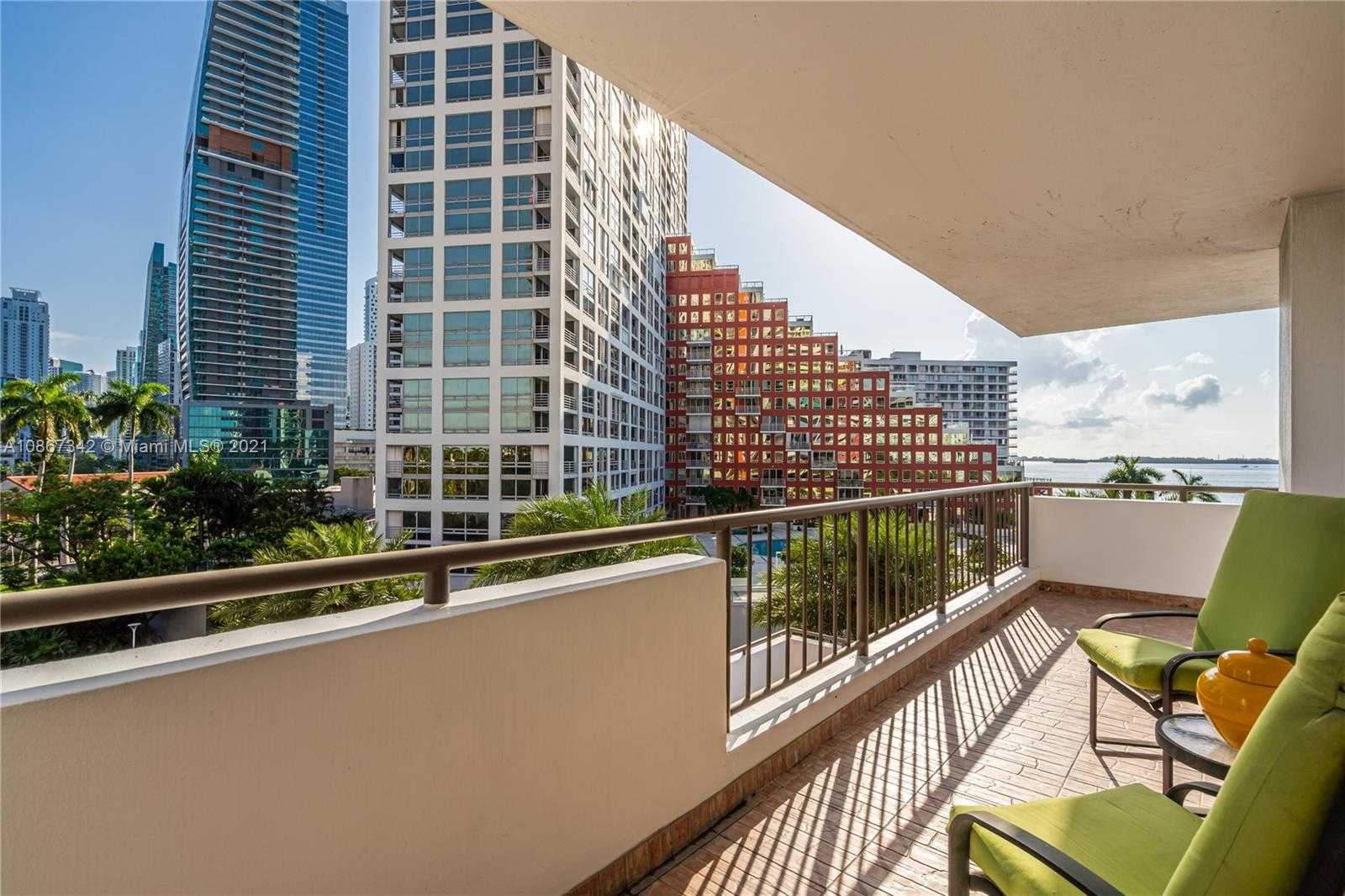 Small Image of 1581 BRICKELL AVE #201, Miami Number 3