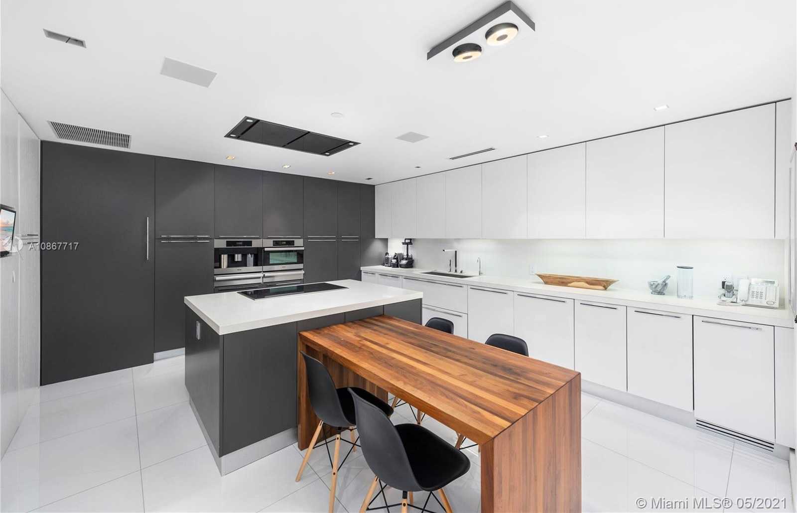 Small Image of 7716 FISHER ISLAND DR #7716, Miami Number 23
